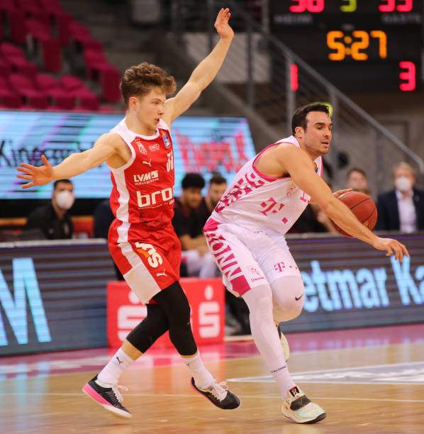 与此形成鲜 与此形成鲜