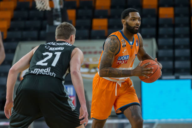 水涨船高 水涨船高